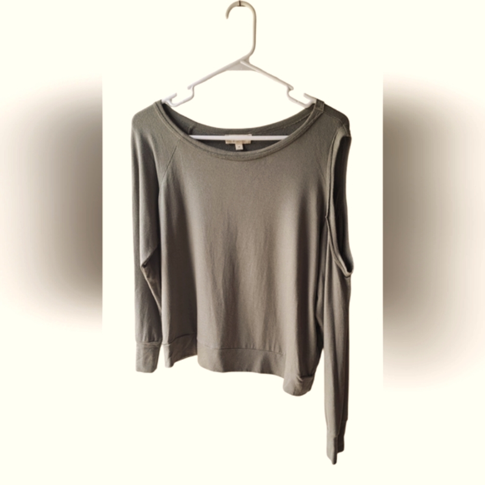 NWT Elan Olive Green Cold Shoulder Top Size M